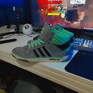 Adidas high top skater shoe mint